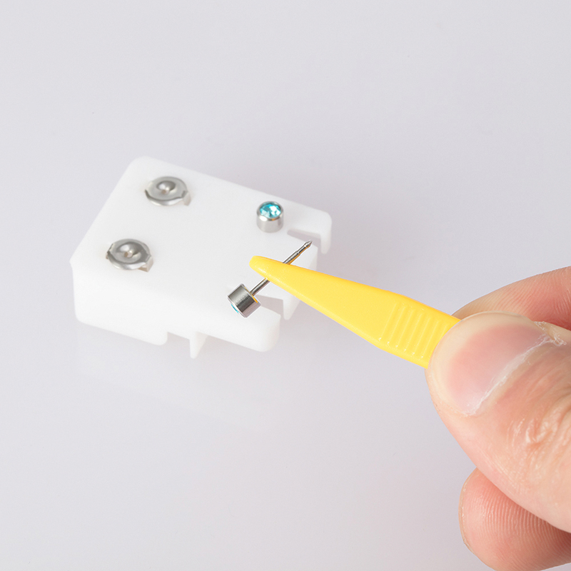 Pincettes à perles en plastiqu - Model Kit Tweezers avis et prix