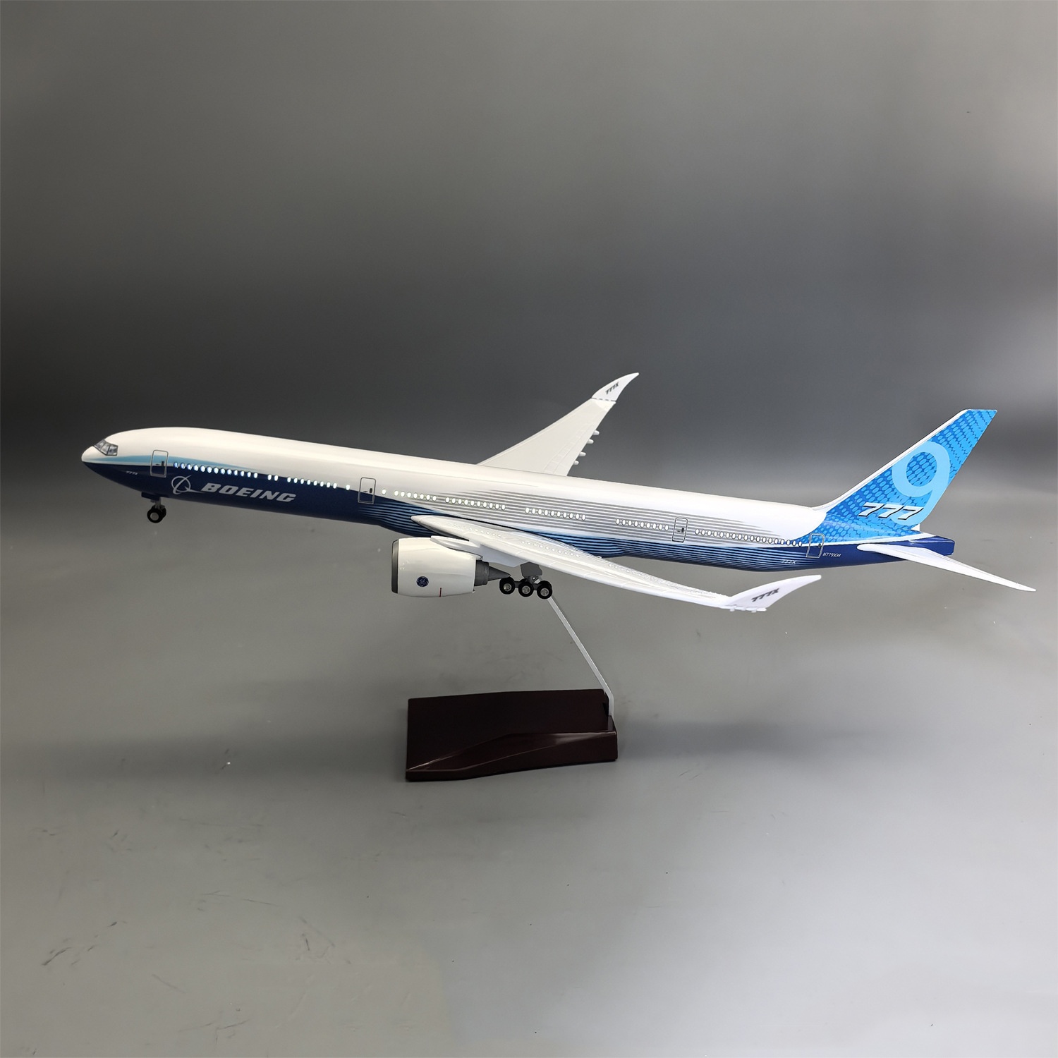 Maquette d'avion B777-9X à l'é - Model Kit Ixchel avis et prix
