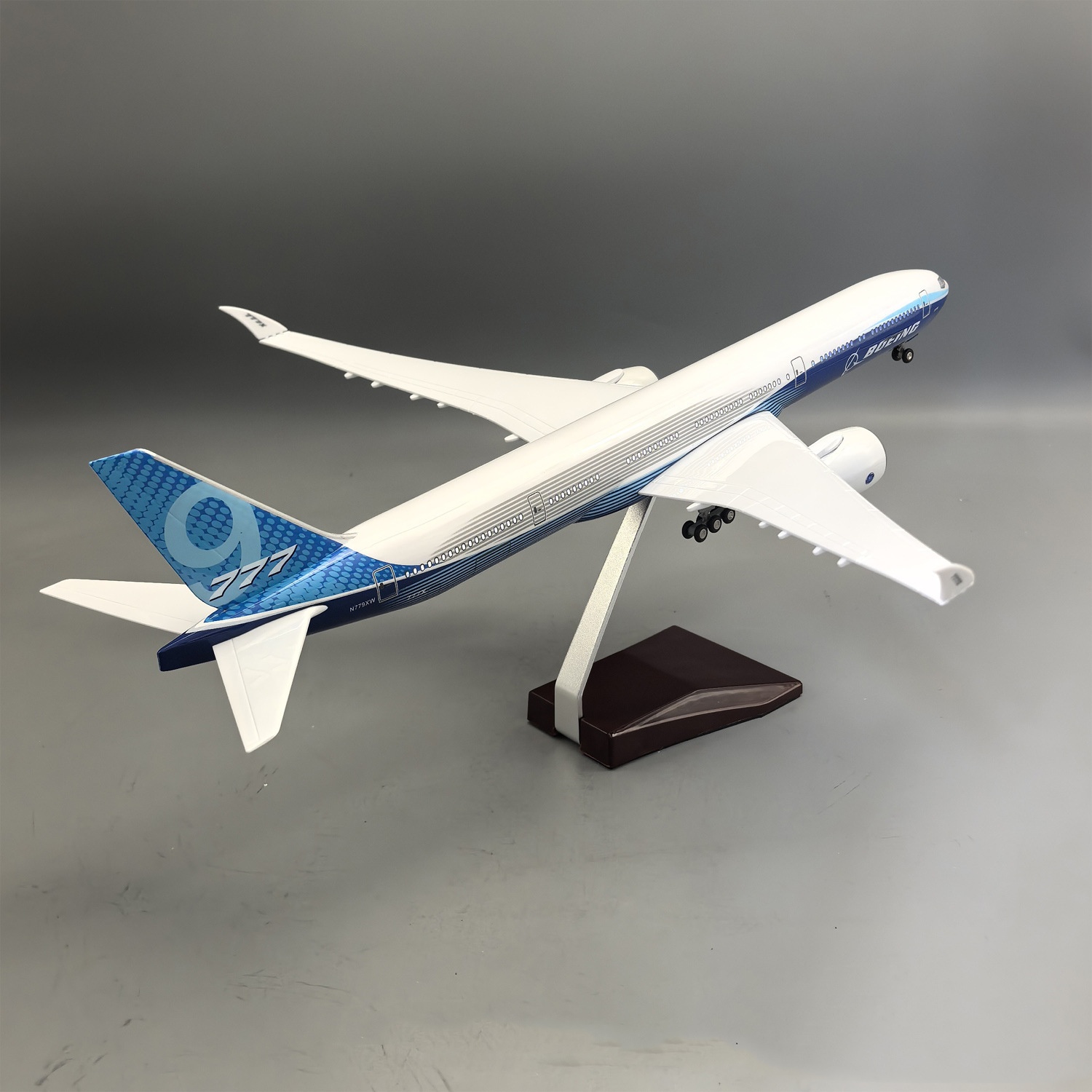Maquette d'avion B777-9X à l'é - Model Kit Ixchel avis et prix